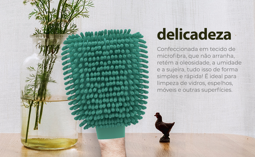 Luvas de Limpeza Microfibra Multiuso: Protegem suas mãos durante a aplicação de produtos químicos.